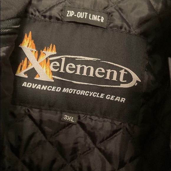 This motor cycle jacket have not been worn tags still on it - Picture 2 of 4